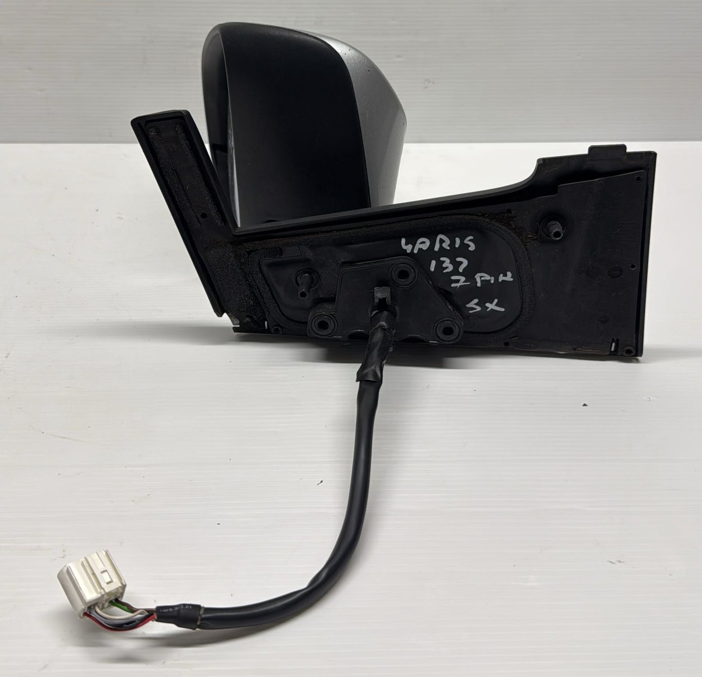 SPECCHIETTO RETROVISORE SINISTRO TOYOTA YARIS 2012-2017 7 PIN ORIGINALE USATO