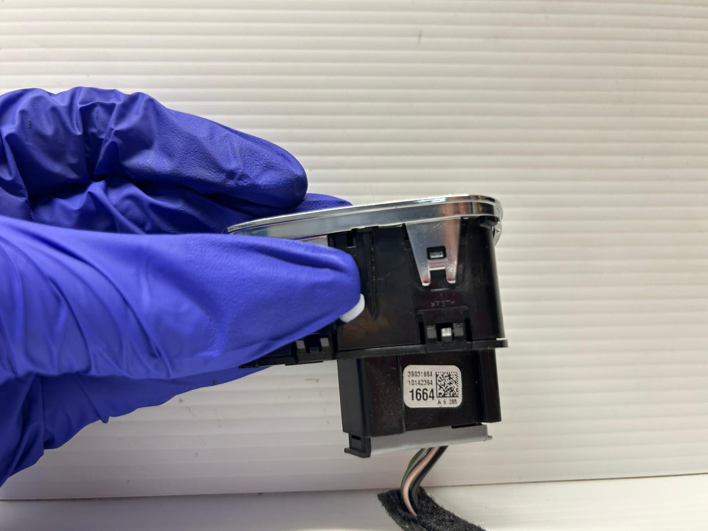 INTERRUTTORE OPEL CORSA E 2015 CODICE:39031664