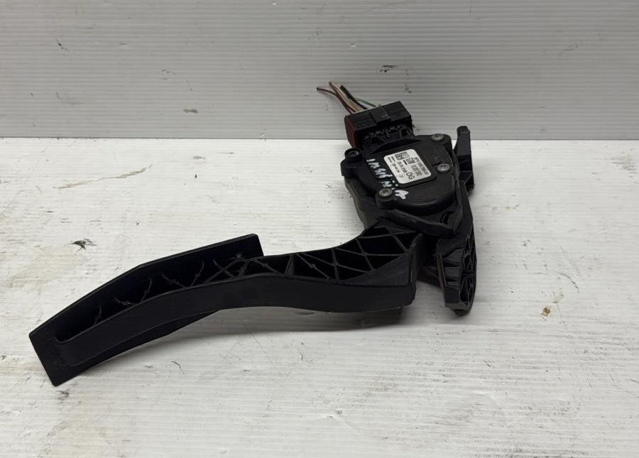 PEDALE ACCELERATORE OPEL INSIGNIA BERLINA 2008-2017 CODICE:13237352