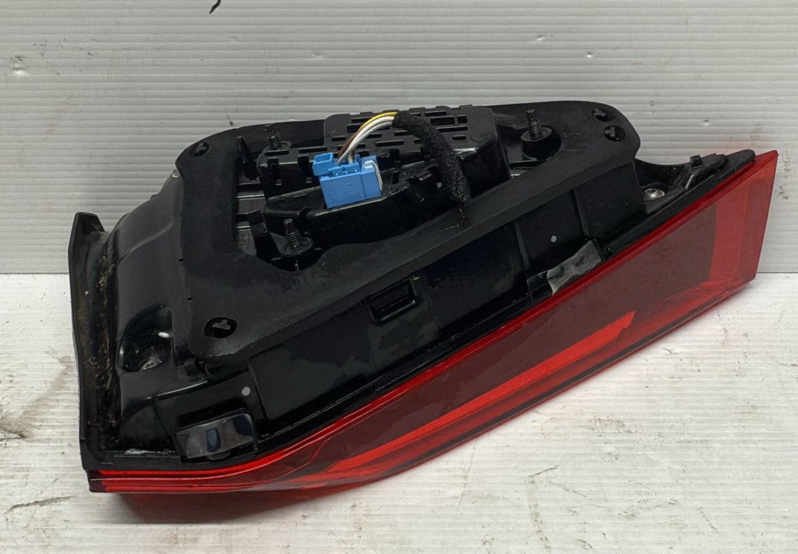 STOP FANALE FANALINO POSTERIORE PORTELLONE INTERNO DESTRO AUDI A1 2019>