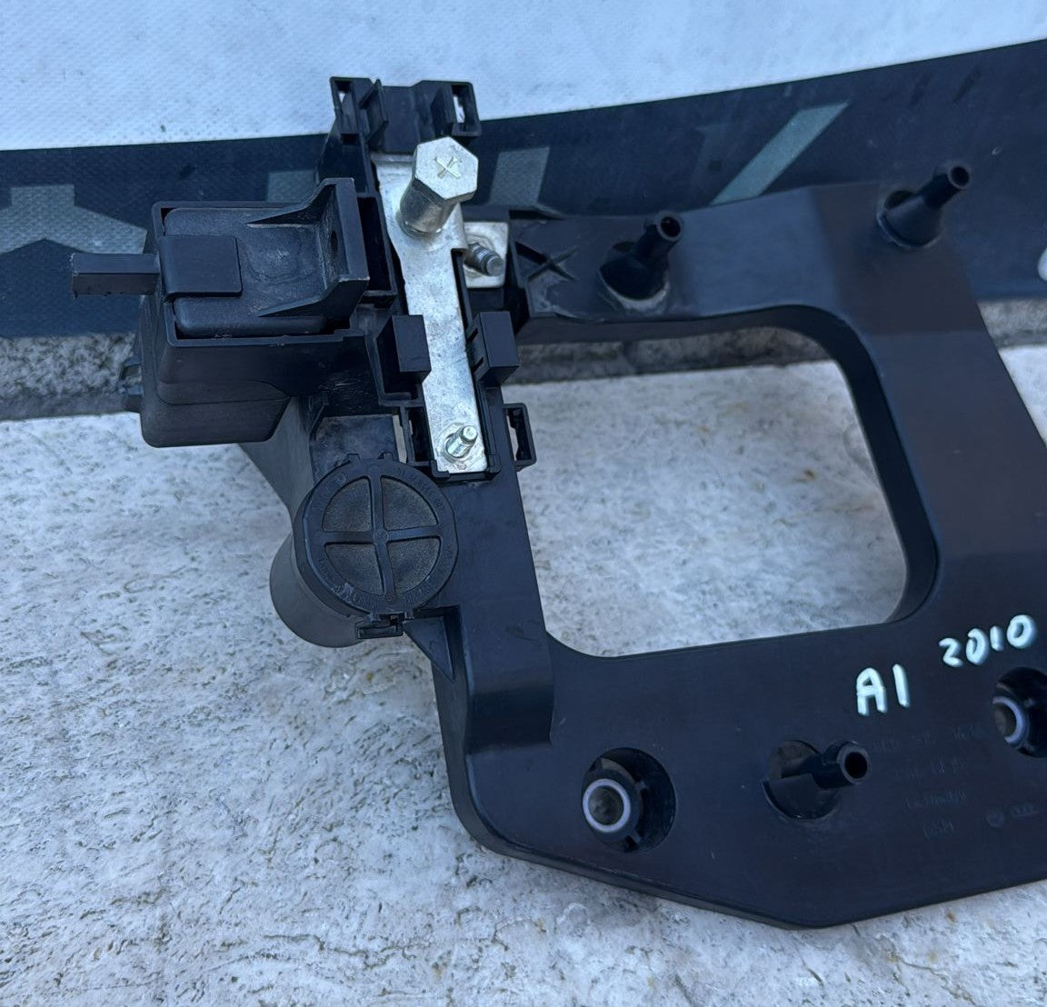 VASSOIO SCATOLA DELLA BATTERIA AUDI A1 (2010) COD: 6C0915343A