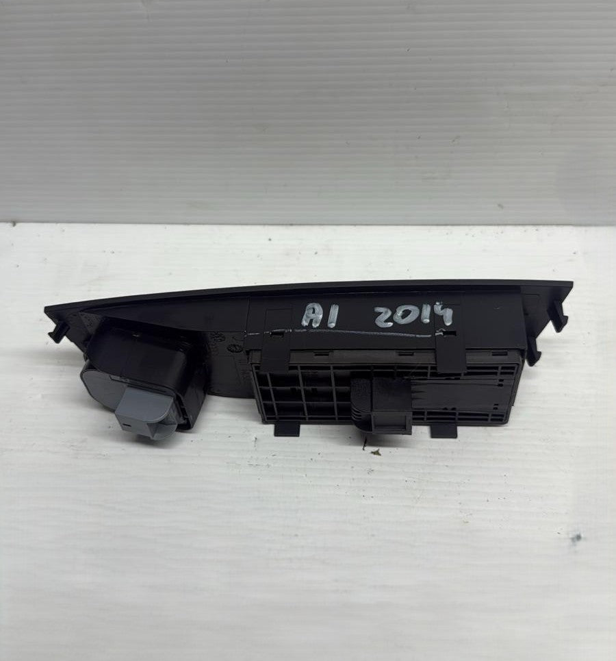 PULSANTIERA ALZAVETRO ANTERIORE SINISTRA AUDI A1\Q3 (2014) COD:8U0959851