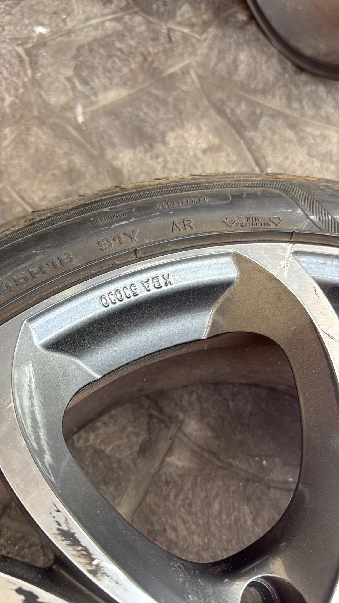 CERCHIO IN LEGA ALFA ROMEO GIULIA ( DAL 2016) ( HA QUALCHE GRAFFIO )