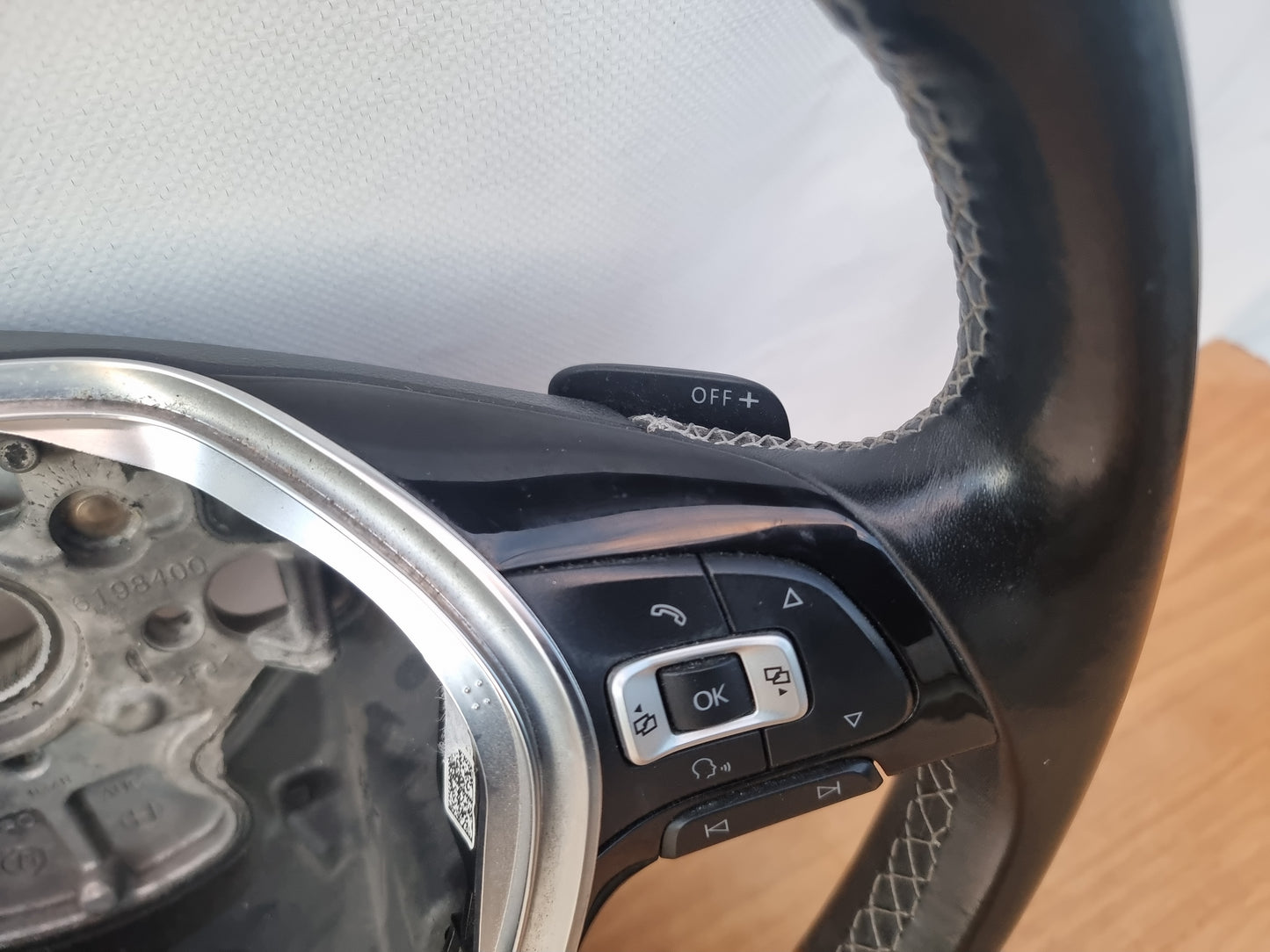 VOLANTE STERZO IN PELLE ORIGINALE USATO CON COMANDI E PALETTE VOLKSWAGEN GOLF 7 2012 - 2019