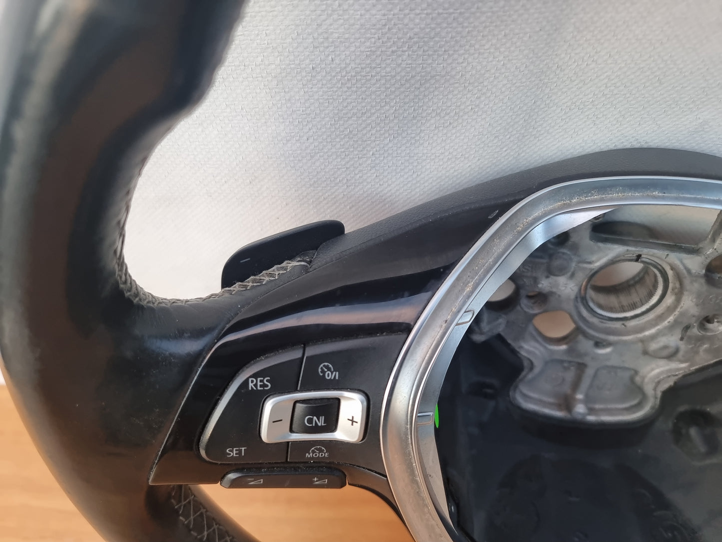 VOLANTE STERZO IN PELLE ORIGINALE USATO CON COMANDI E PALETTE VOLKSWAGEN GOLF 7 2012 - 2019