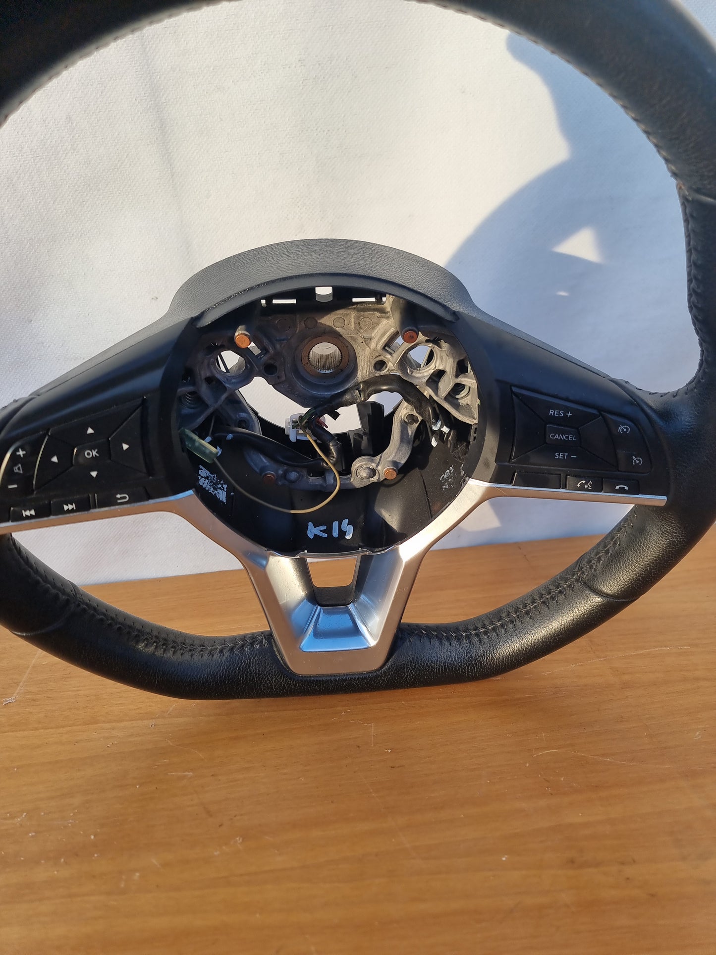 VOLANTE STERZO IN PELLE ORIGINALE USATO CON COMANDI NISSAN MICRA K14 2017 - 2022