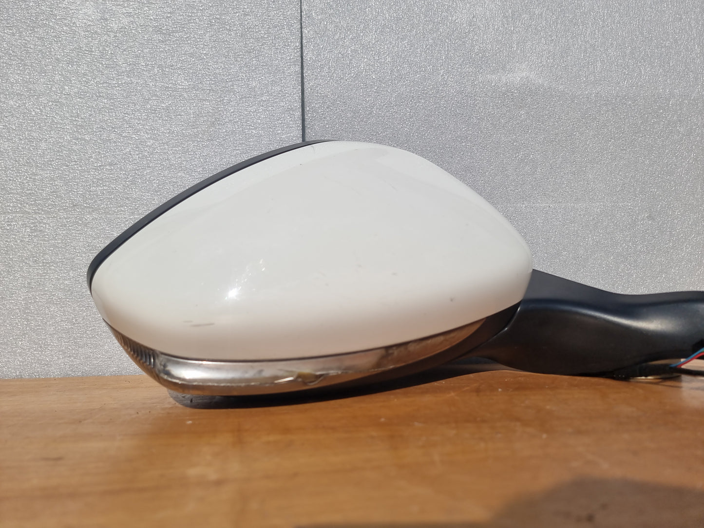 SPECCHIETTO RETROVISORE ORIGINALE USATO PEUGEOT 208 2012 - 2019