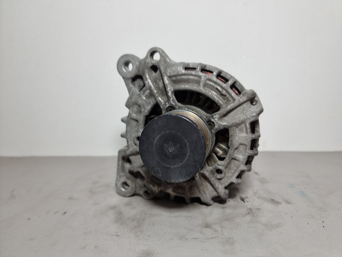 ALTERNATORE ORIGINALE USATO BOSCH 03L903023 SEAT SKODA VOLKSWAGEN 1.6 TDI