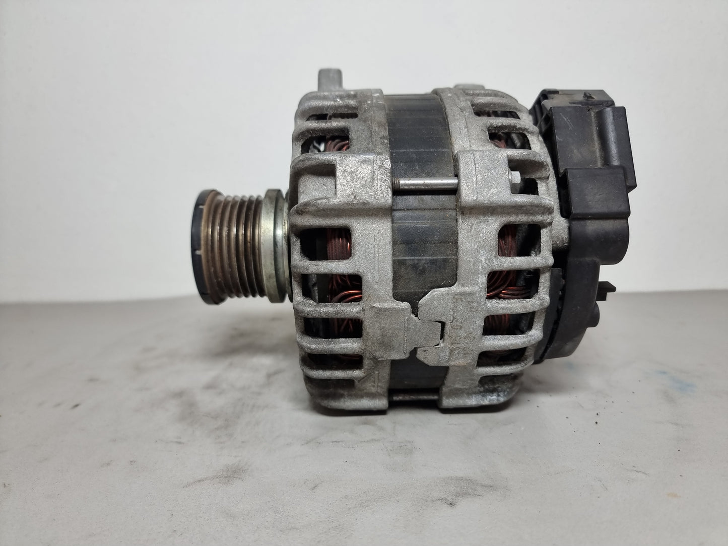 ALTERNATORE ORIGINALE USATO BOSCH 03L903023 SEAT SKODA VOLKSWAGEN 1.6 TDI