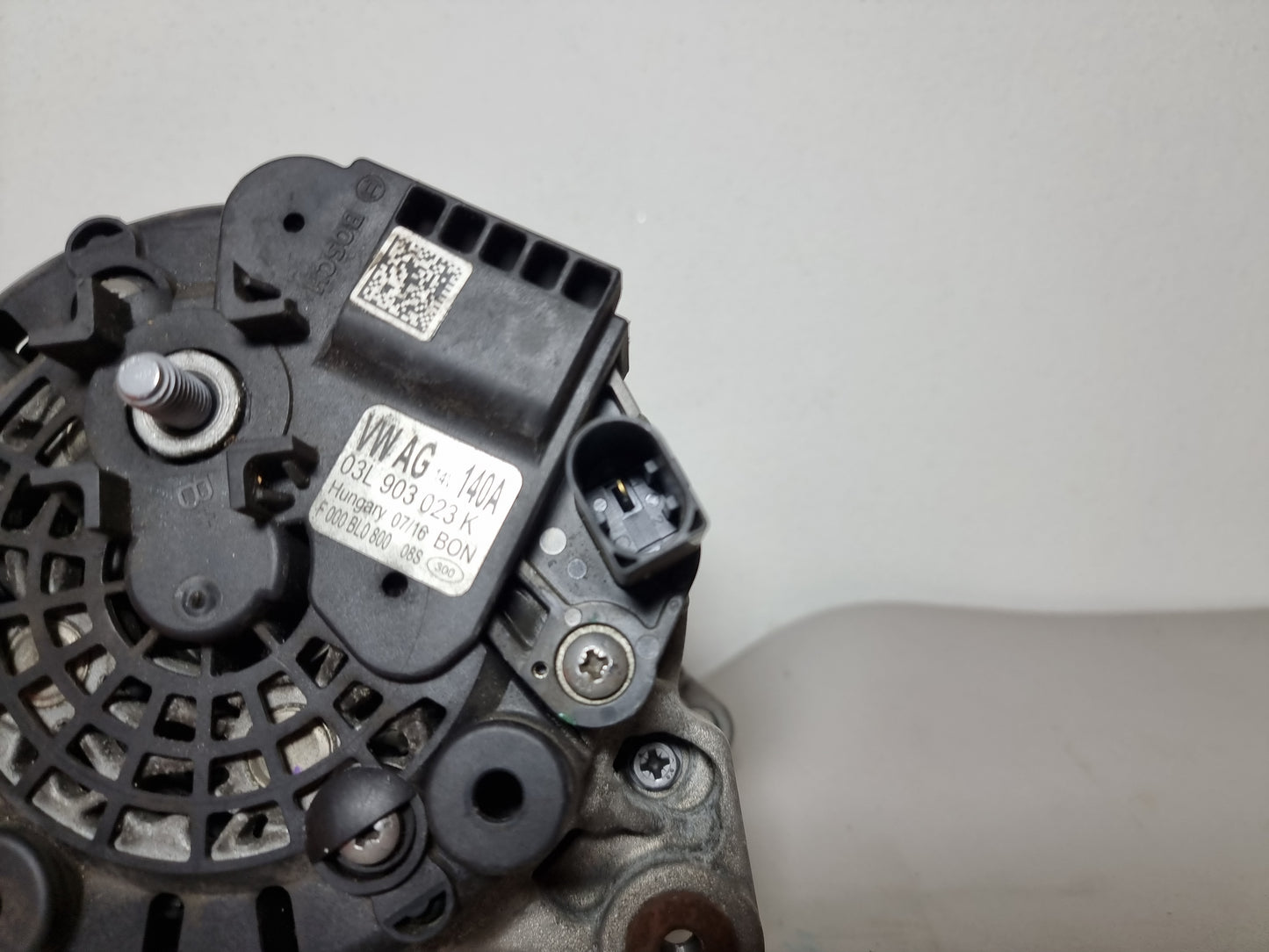 ALTERNATORE ORIGINALE USATO BOSCH 03L903023 SEAT SKODA VOLKSWAGEN 1.6 TDI