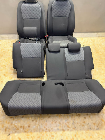 TAPPEZZERIA COMPLETA TOYOTA YARIS 2015