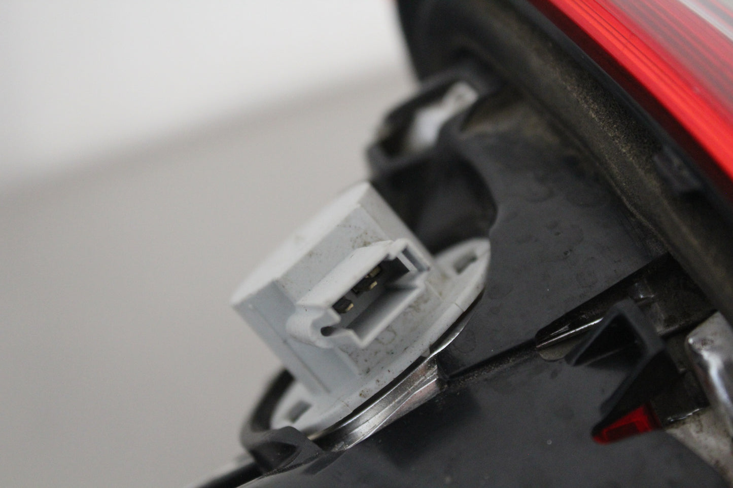 STOP PORTELLONE SINISTRO ORIGINALE USATO OPEL CORSA E (2014-2019)