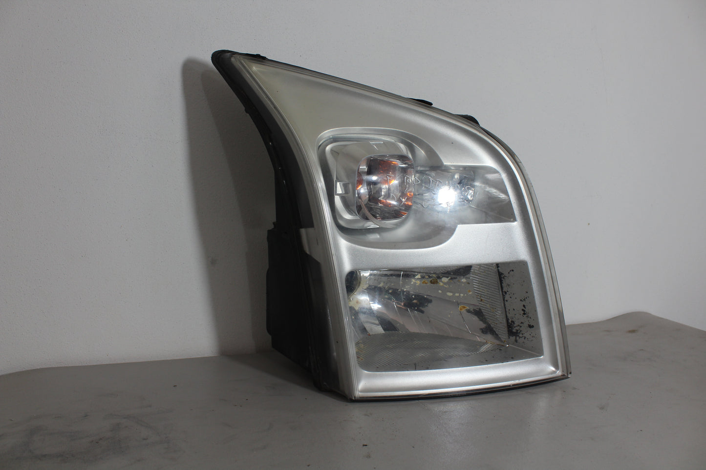 FANALE ANTERIORE DESTRO ORIGINALE USATO FORD TRANSIT 2006 - 2013 10100748