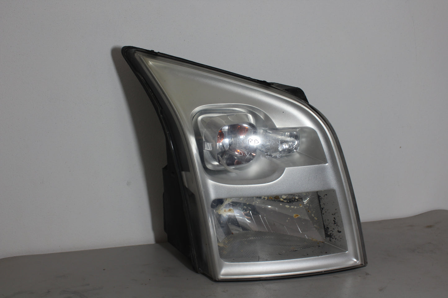 FANALE ANTERIORE DESTRO ORIGINALE USATO FORD TRANSIT 2006 - 2013 10100748