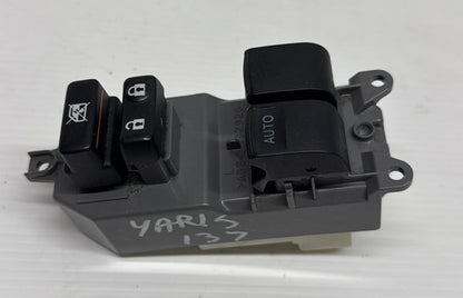 PULSANTIERA ALZAVETRI ANTERIORE SINISTRA TOYOTA YARIS 2011-2014 ORIGINALE