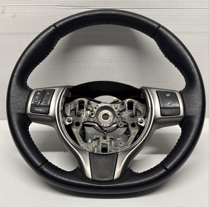 VOLANTE CON COMANDI MULTIFUNZIONE TOYOTA YARIS 2015 ORINALE USATO