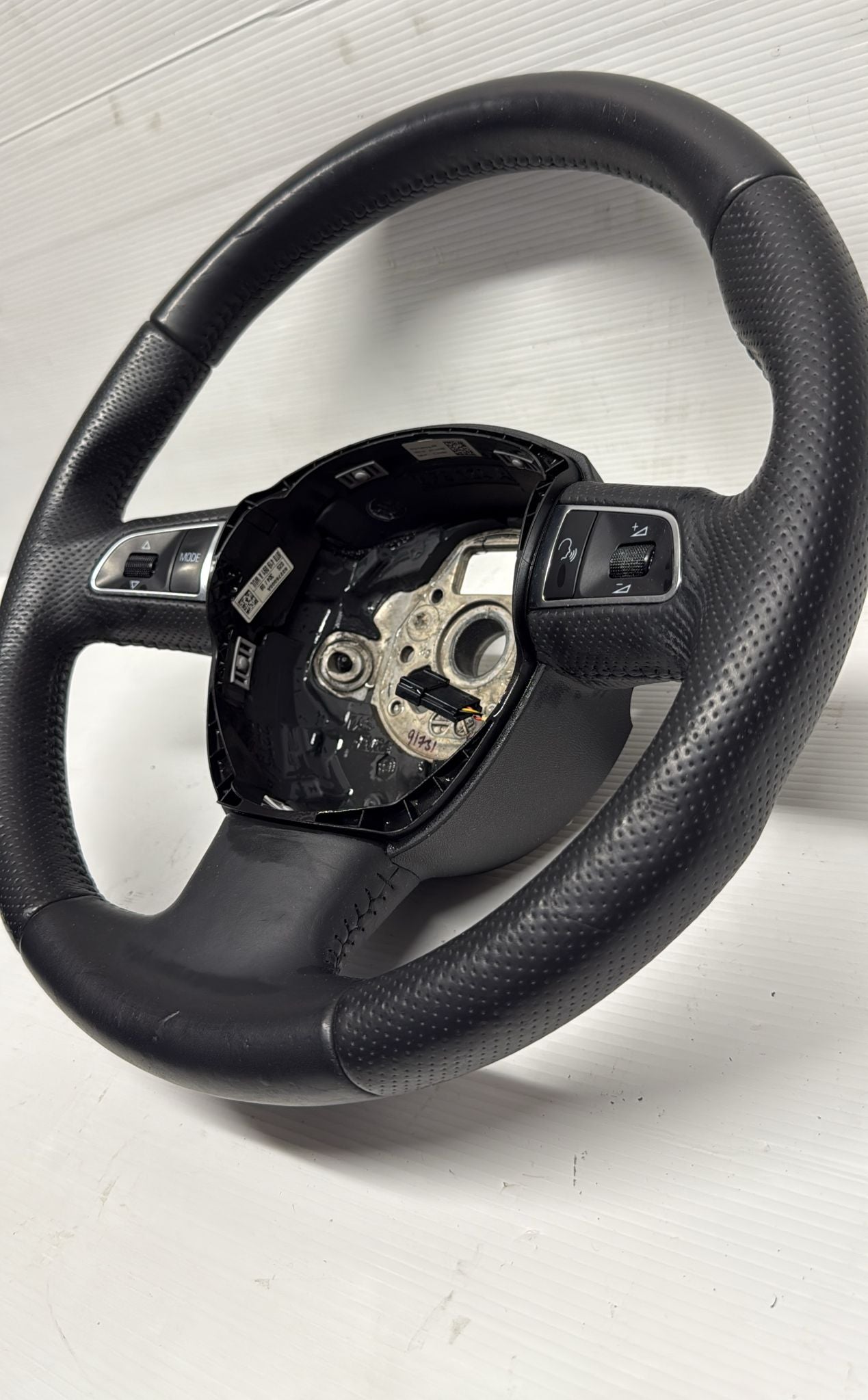 VOLANTE MULTIFUNZIONE 3 RAZZE AUDI A4/A5/Q5 2010