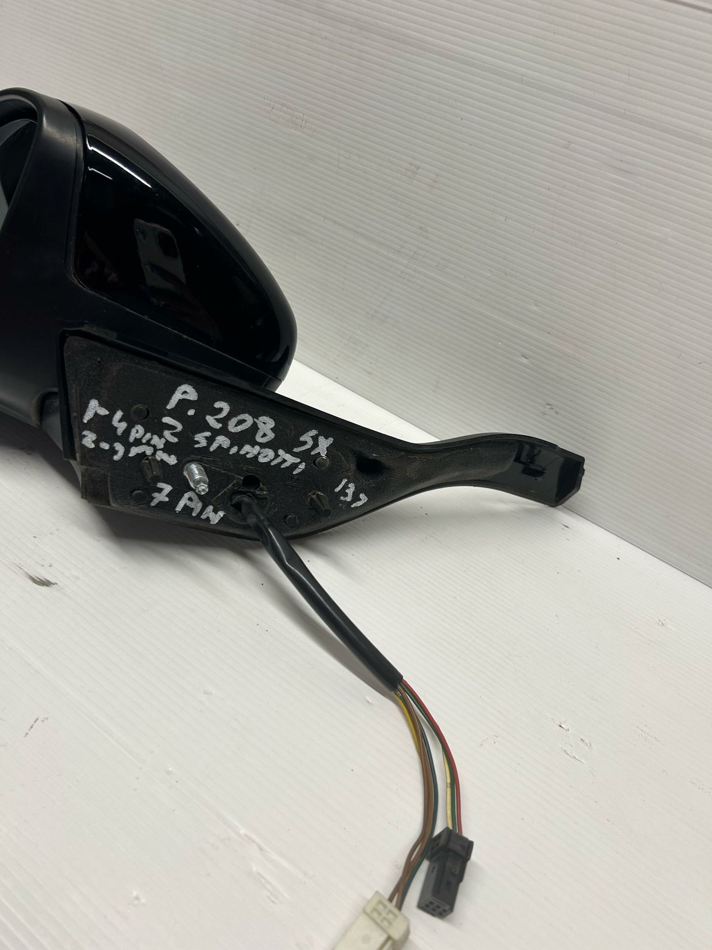 SPECCHIETTO RETROVISORE SINISTRO PEUGEOT 208 2013> 7 PIN( 2 SPINOTTI 3+4)