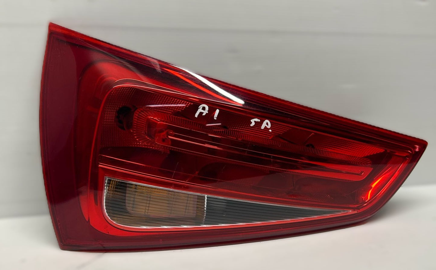 STOP FANALE POSTERIORE SINISTRO AUDI A1 2010-2014