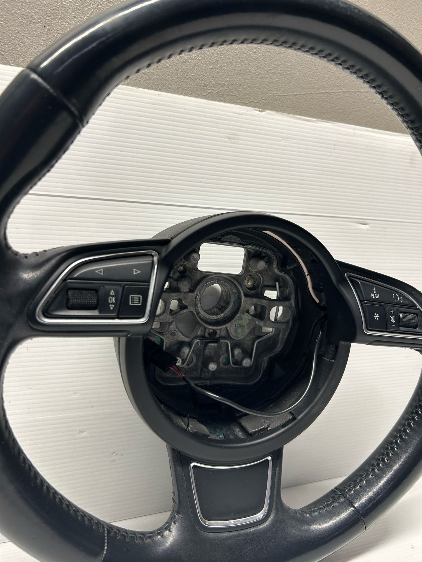 VOLANTE STERZO AUDI A1 2010-2018 CODICE:4G0419091R