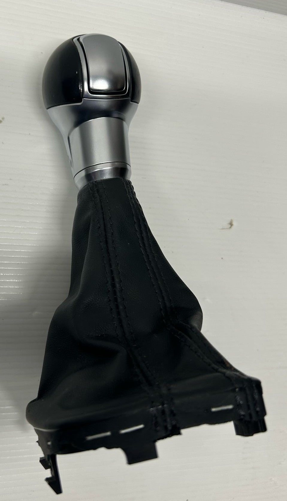 POMELLO CAMBIO CUFFIA MARCE AUDI A1 2010