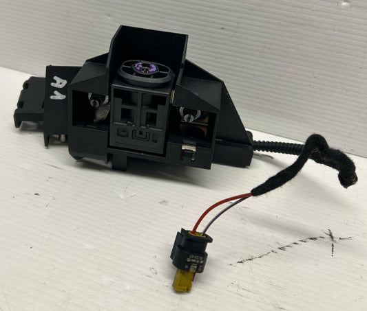 SCATOLA FUSIBILE/ RELE AUDI A1 2010> CODICE:8X0915459