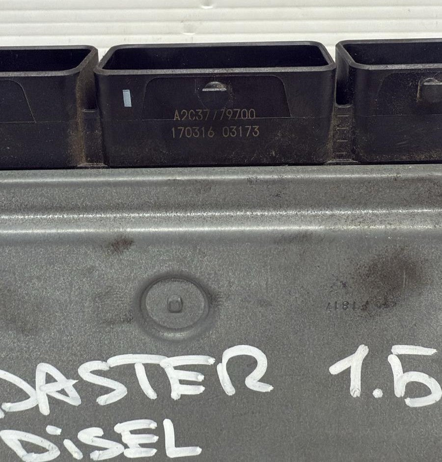 CENTRALINA MOTORE DACIA DUSTER 2017 1.5 DCI CODICE:237107137R CONTINENTAL