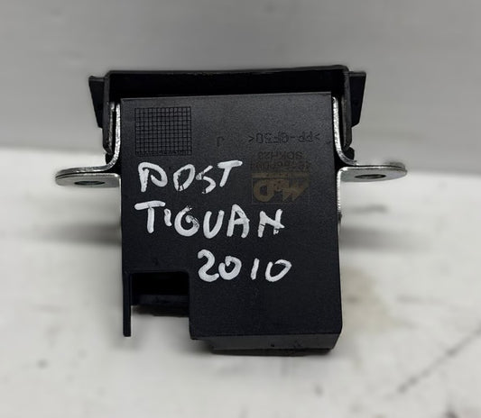 SERRATURA PORTELLONE BAGAGLIAIO VOLKSWAGEN TIGUAN 2010