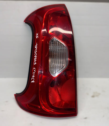 STOP FANALE POSTERIORE SINISTRO FIAT NEW PANDA 2015(HA UNA PICCOLA CREPA)