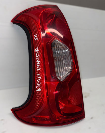 STOP FANALE POSTERIORE SINISTRO FIAT NEW PANDA 2015(HA UNA PICCOLA CREPA)