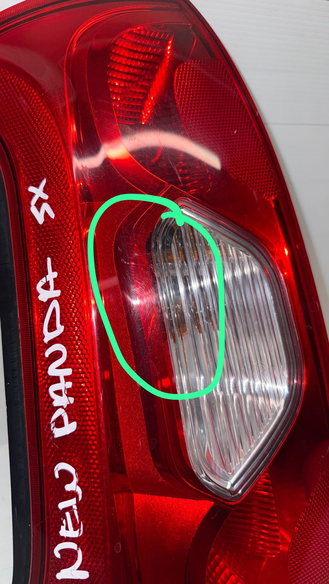 STOP FANALE POSTERIORE SINISTRO FIAT NEW PANDA 2015(HA UNA PICCOLA CREPA)