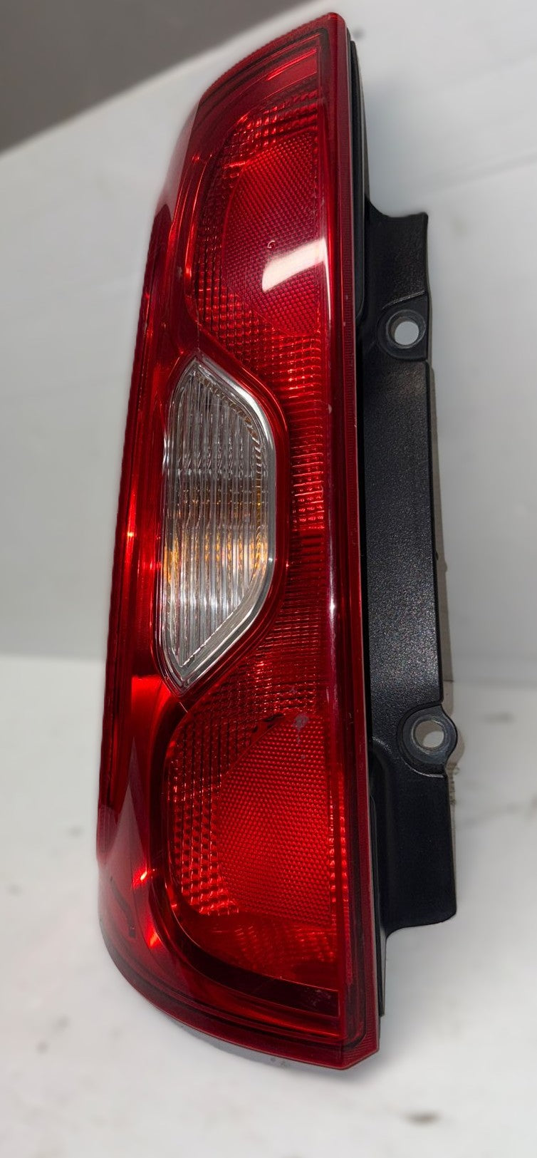 STOP FANALE POSTERIORE SINISTRO FIAT NEW PANDA 2015(HA UNA PICCOLA CREPA)