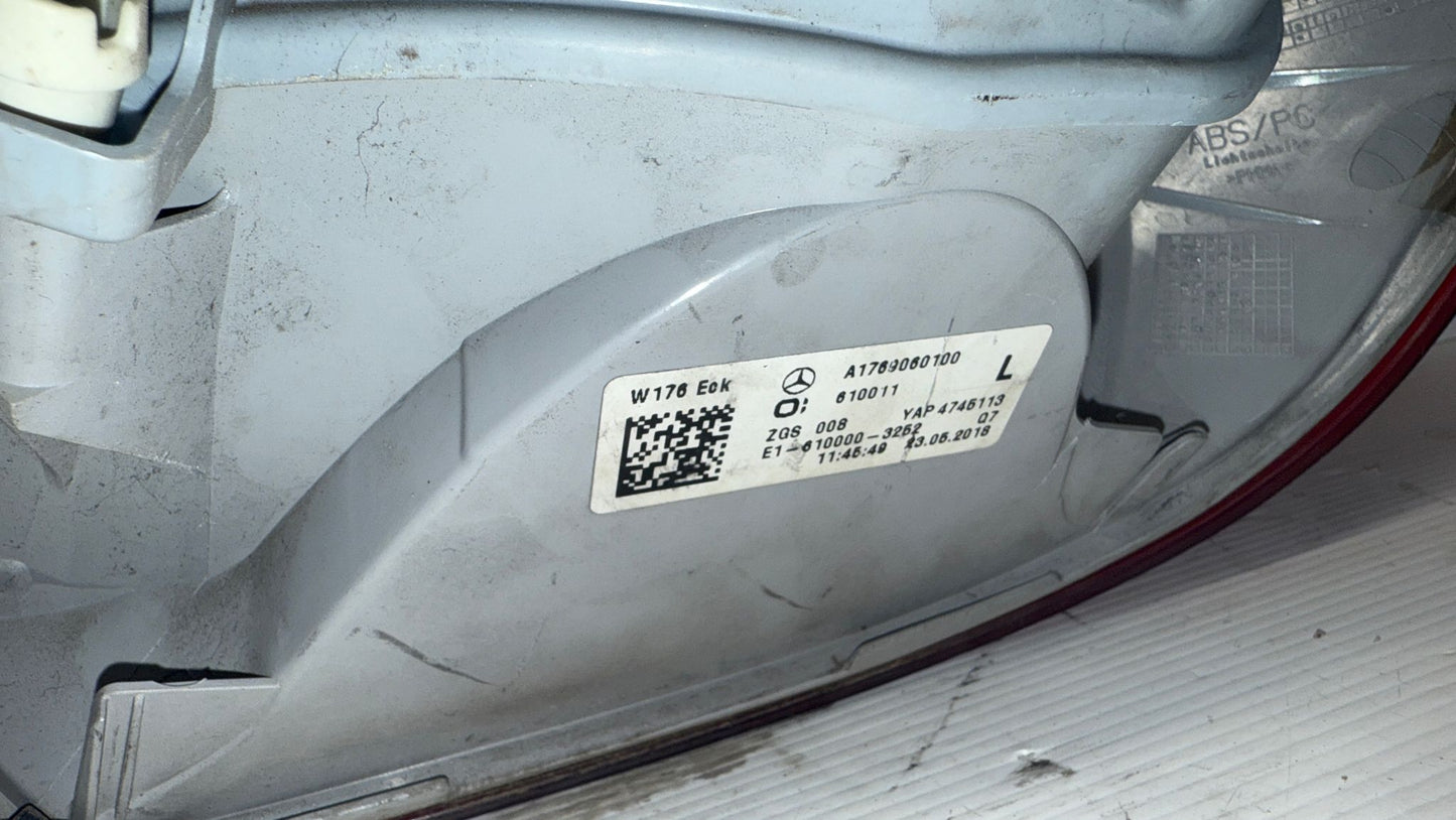 STOP FANALE POSTERIORE SINISTRO MERCEDES CLASSE A 176 2015 NORMALE(NON LED)