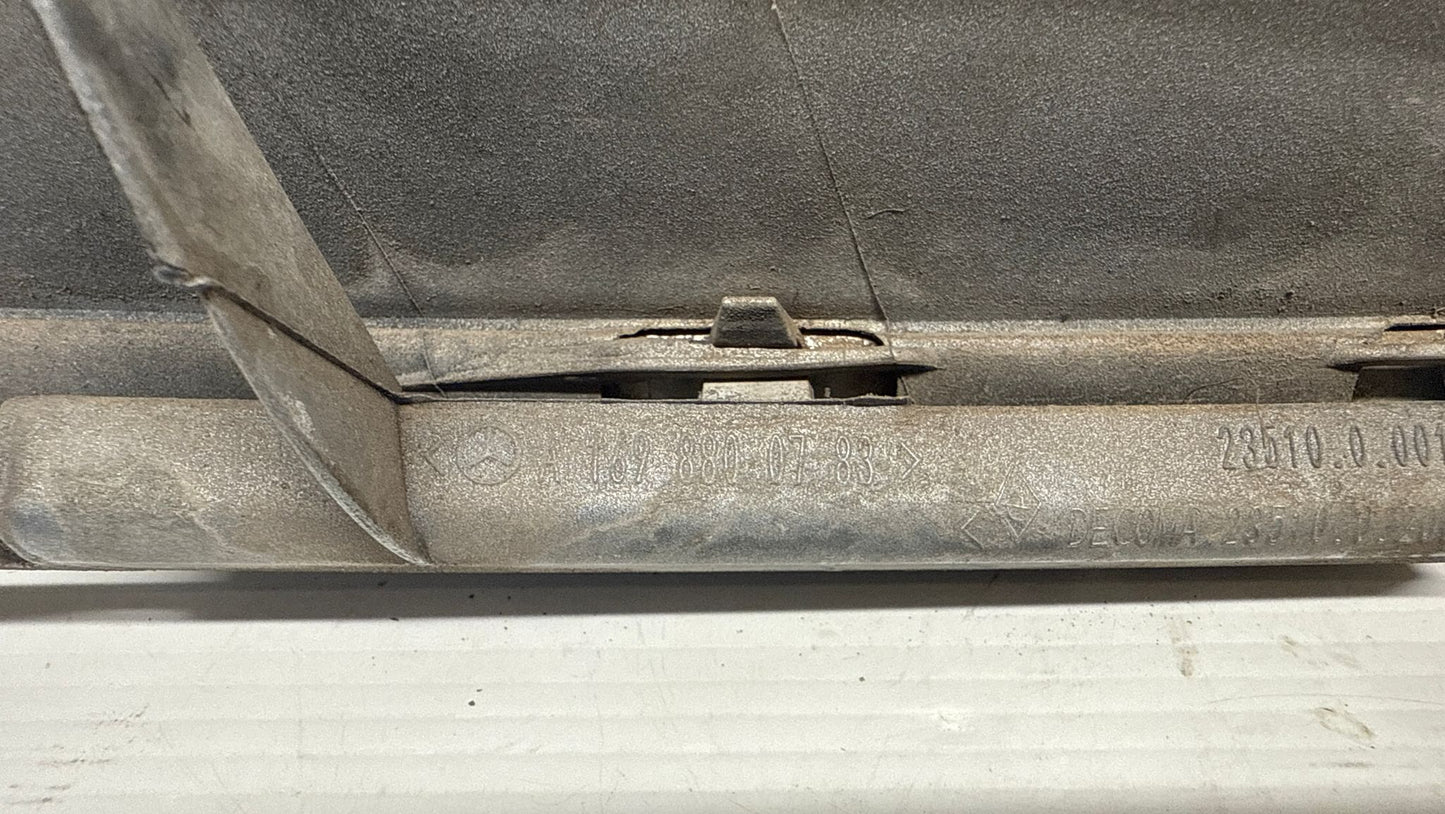 MASCHERINA GRIGLIA ANTERIORE MERCEDES CLASSE B246 2009 CODICE:A1698800783