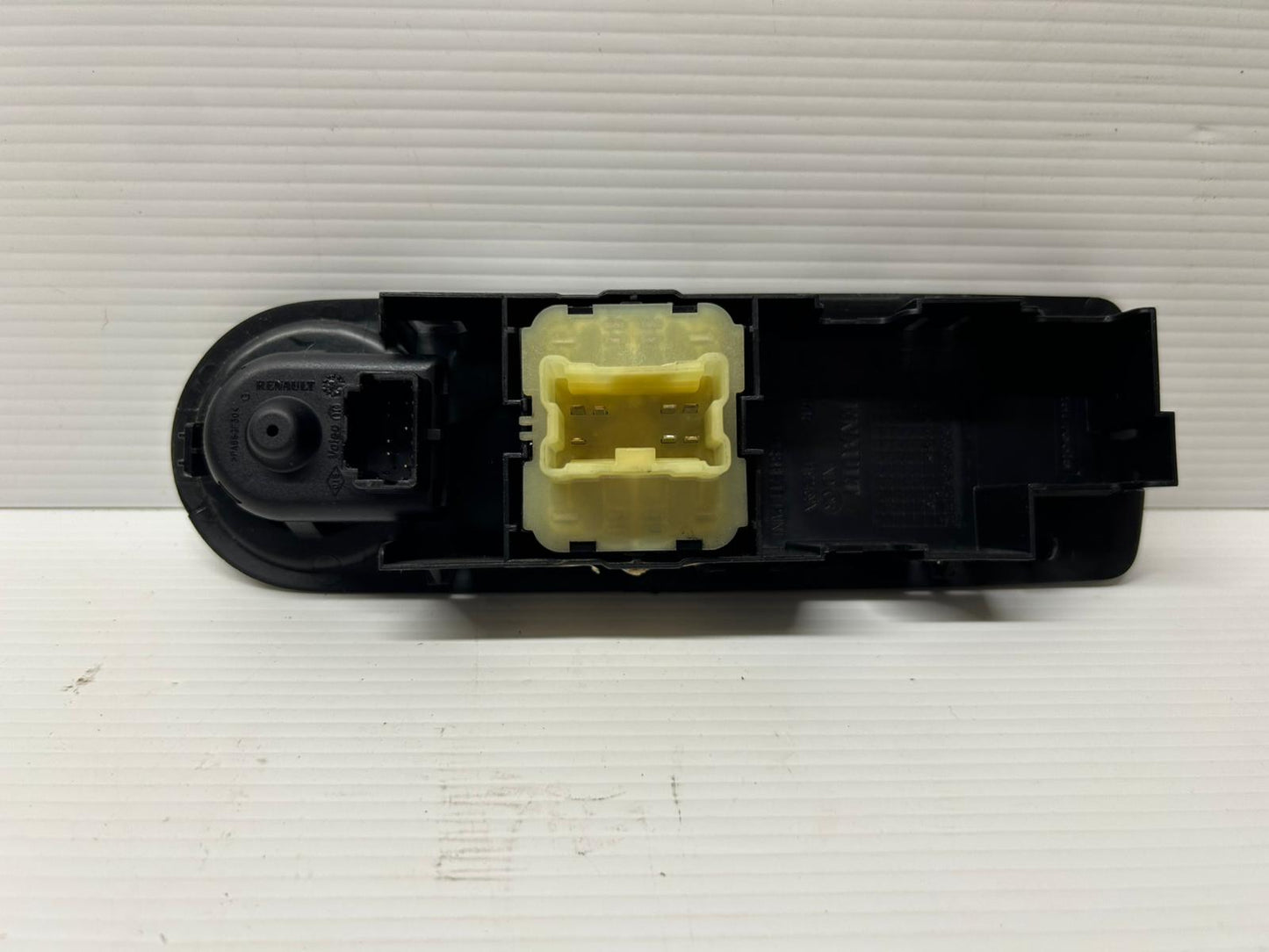 PULSANTIERA\ALZACRISTALLI ANTERIORE SINISTRA RENAULT CLIO CODICE:254118044R