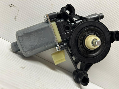 MOTORINO ALZACRISTALLI ANTERIORE DESTRA AUDI A3 CODICE:S850202100