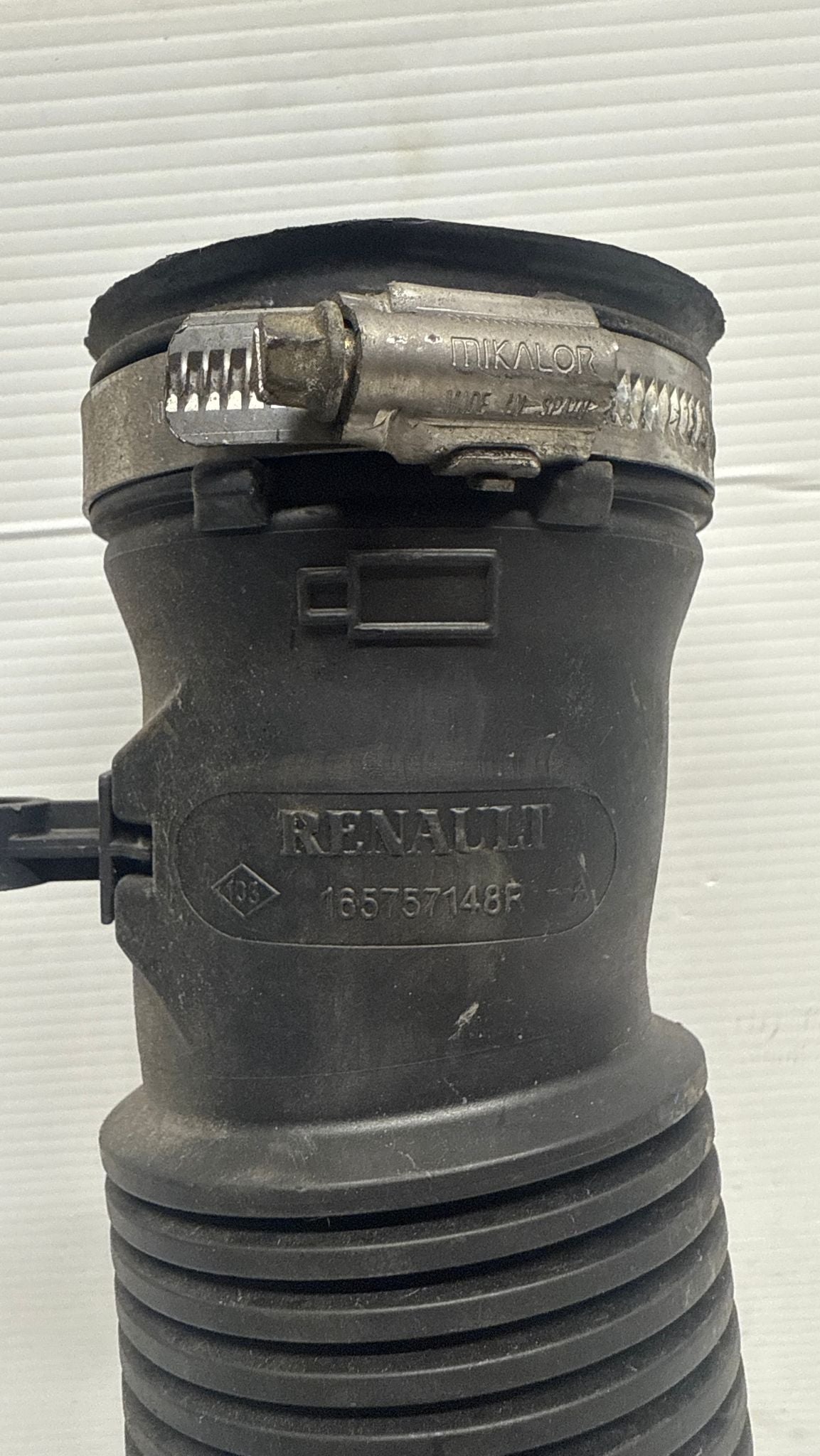 TUBO ASPIRAZIONE FILTRO ARIA RENAULT CLIO CODICE: 165757148R DIESEL 1.5 2013