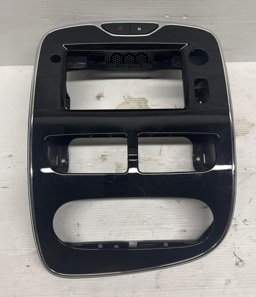 MASCHERINA CENTRALE CRUSCOTTO AUTORADIO RENAULT CLIO (2016) 682607616R
