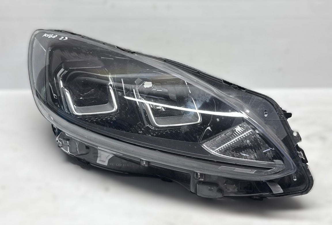 FARO ANTERIORE DESTRO FORD KUGA 2023 LV4B-13E014-CD CON UN GANCIO ROTTO
