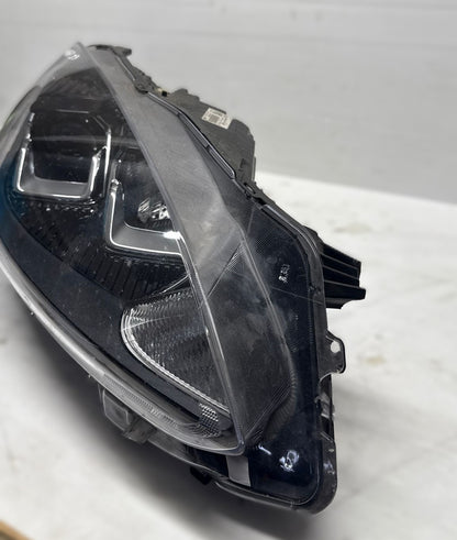 FARO ANTERIORE DESTRO FORD KUGA 2023 LV4B-13E014-CD CON UN GANCIO ROTTO