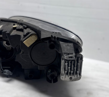 FARO ANTERIORE DESTRO FORD KUGA 2023 LV4B-13E014-CD CON UN GANCIO ROTTO