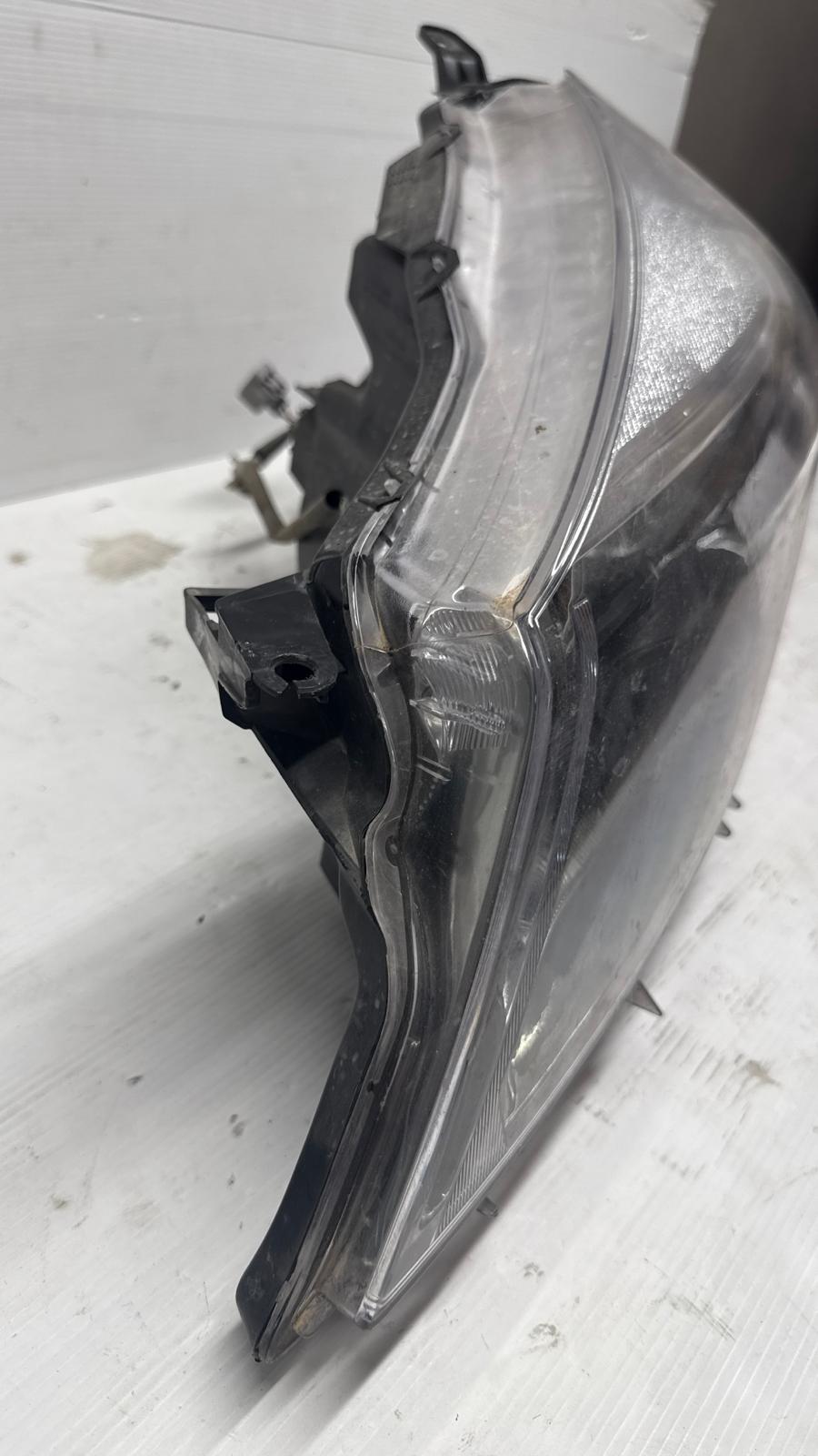 FARO ANTERIORE SINISTRO TOYOTA YARIS 2013