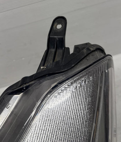 FARO ANTERIORE SINISTRO TOYOTA YARIS 2013