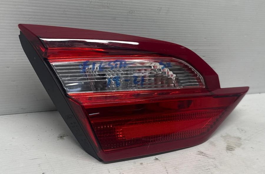STOP FANALE LED POSTERIORE PORTELLONE SINISTRO FORD FIESTA VII 2017-2023