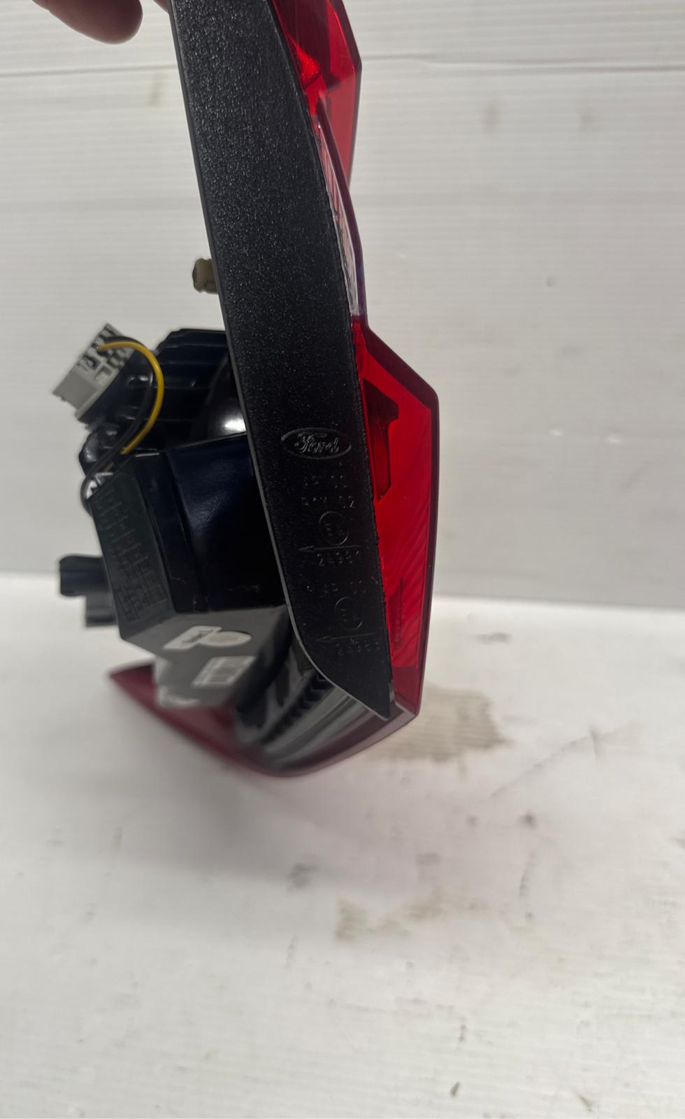 STOP FANALE LED POSTERIORE PORTELLONE SINISTRO FORD FIESTA VII 2017-2023