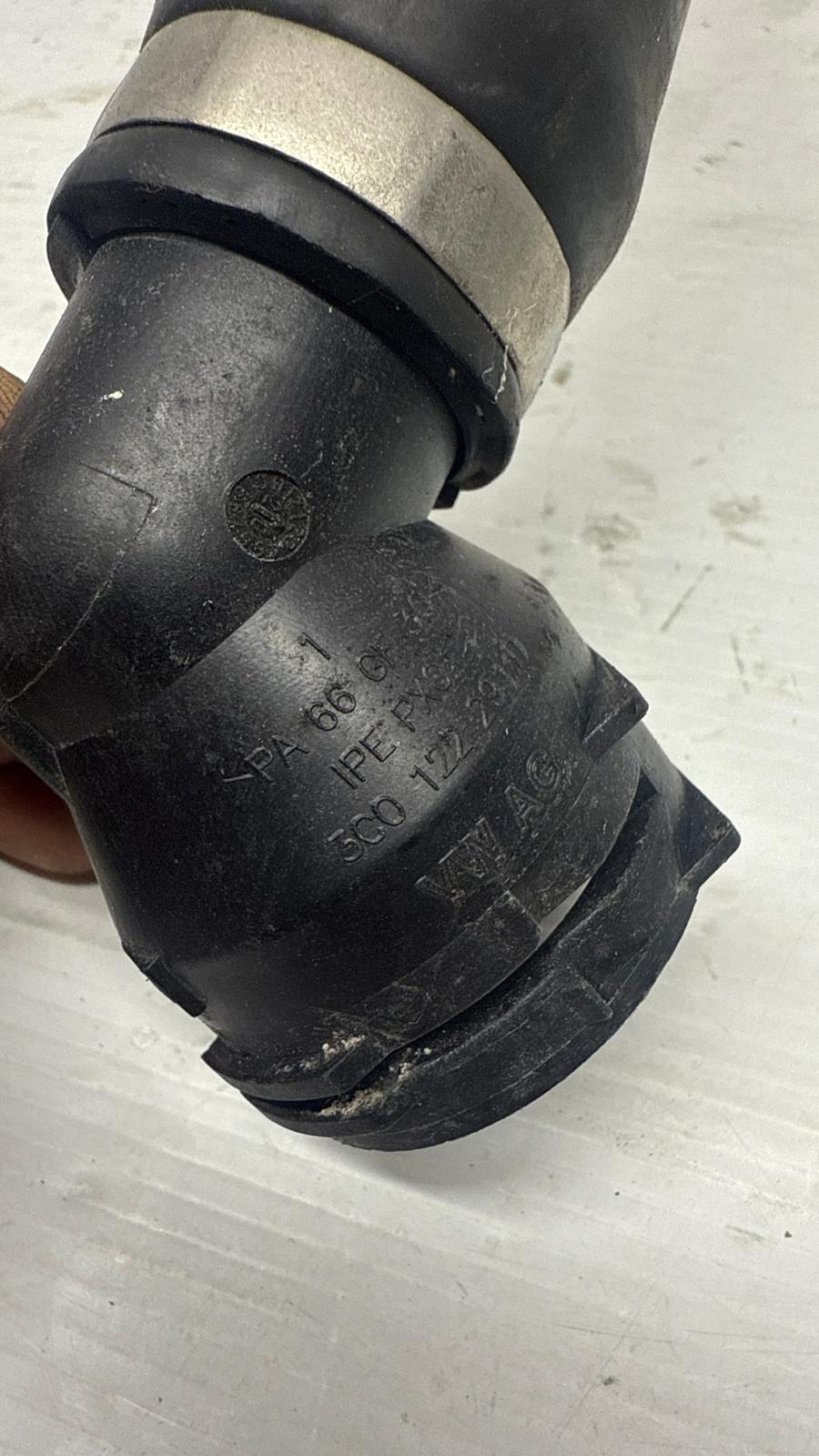 MANICOTTO RADIATORE SUPERIORE VOLKSWAGEN GOLF 7 CODICE:5Q0122101GG