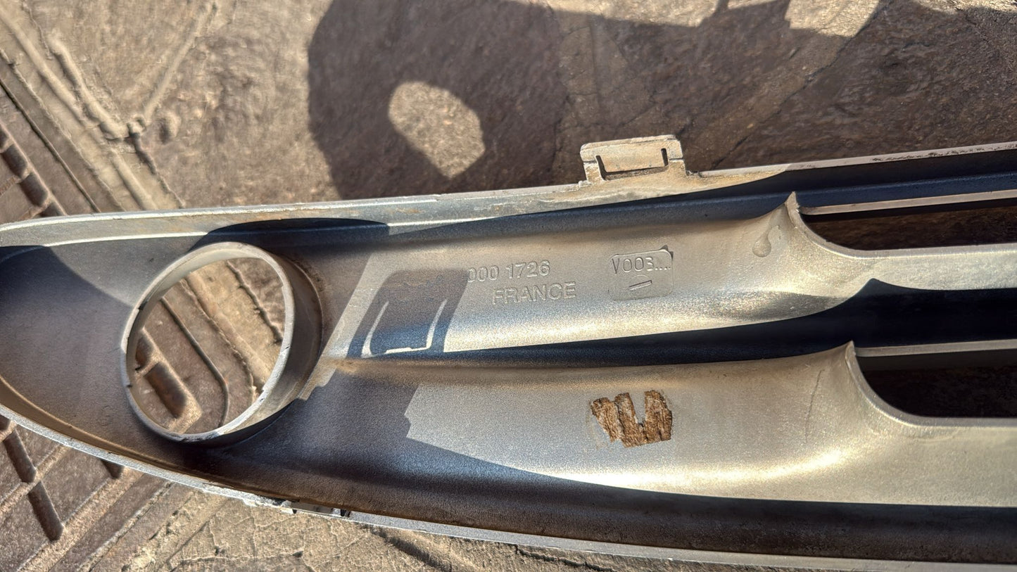 GRIGLIA ANTERIORE ADATTABILE A SMART FORTWO COUPE' CABRIO 2005