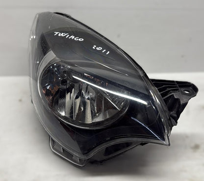 FARO FANALE ANTERIORE DESTRO RENAULT TWINGO 2012 (HA UN GANCIO ROTTO)