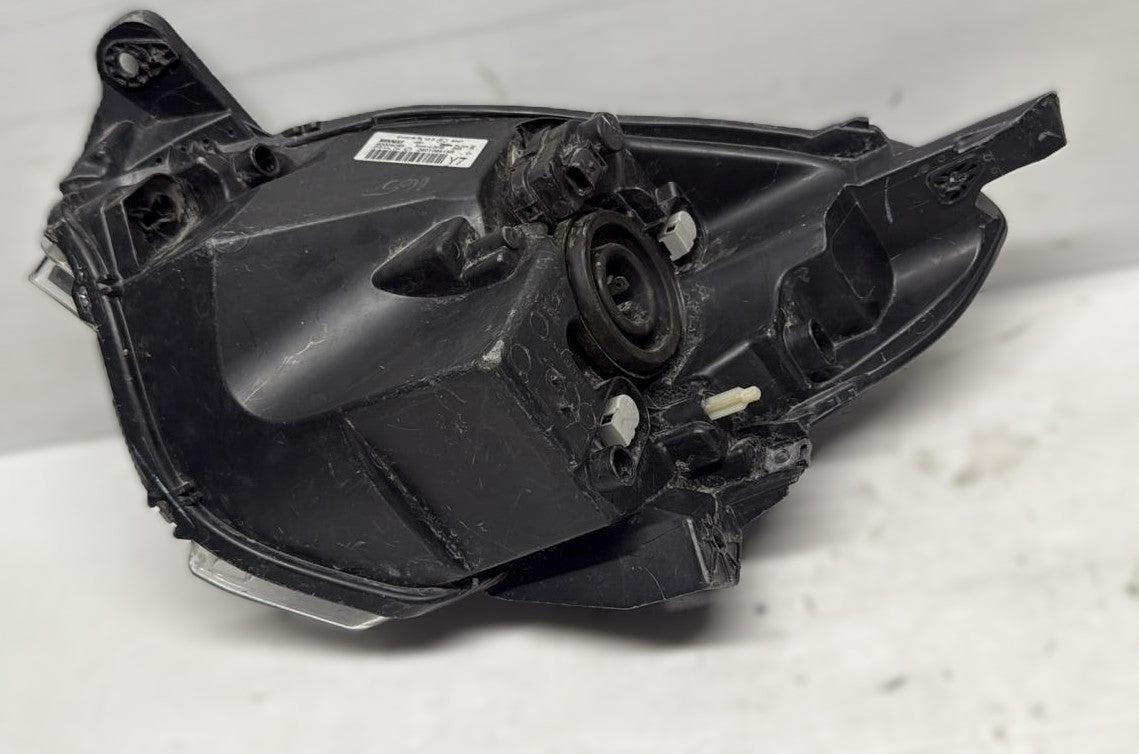 FARO FANALE ANTERIORE DESTRO RENAULT TWINGO 2012 (HA UN GANCIO ROTTO)