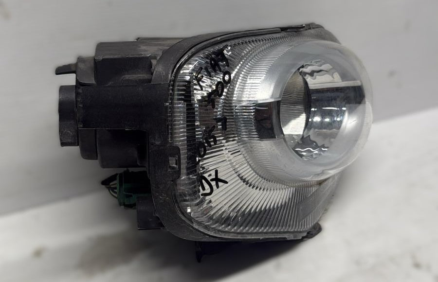FANALINO FENDINEBBIA LED ANTERIORE DESTRO FIAT 500 2015 (UN GANCIO ROTTO)